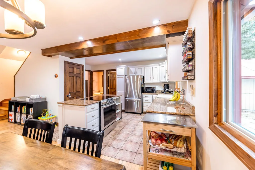 10 Brady Road Enfield NH 03748