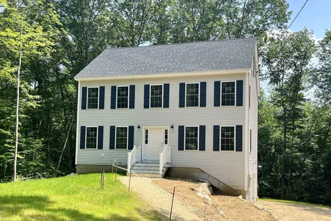 5 Mooers Road Raymond NH 03077