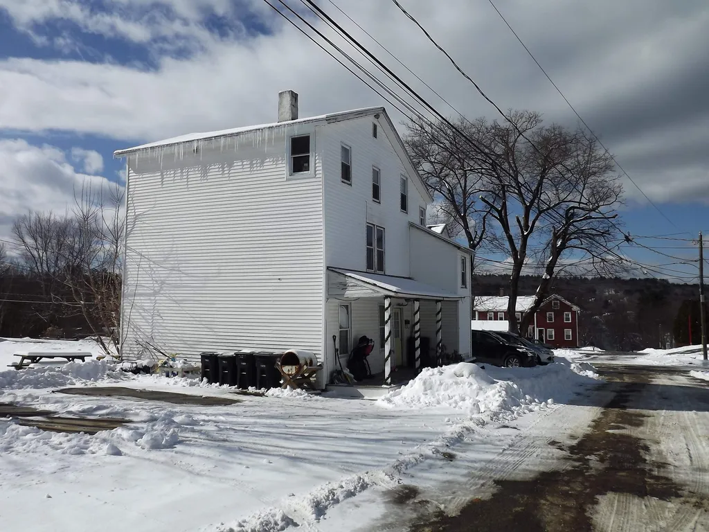 5 Daniell Street Franklin NH 03235