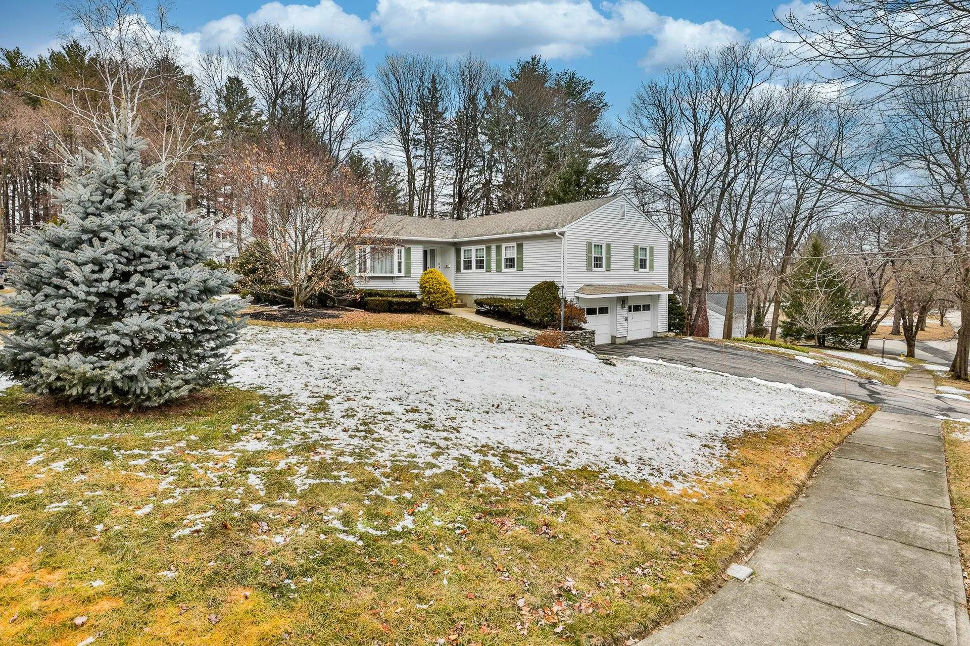 6 Swart Terrace Nashua NH 03064