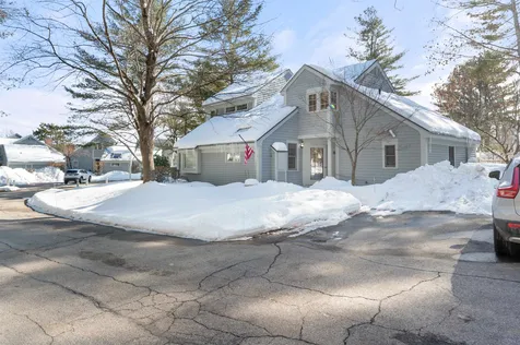 8 Links Path Laconia NH 03246
