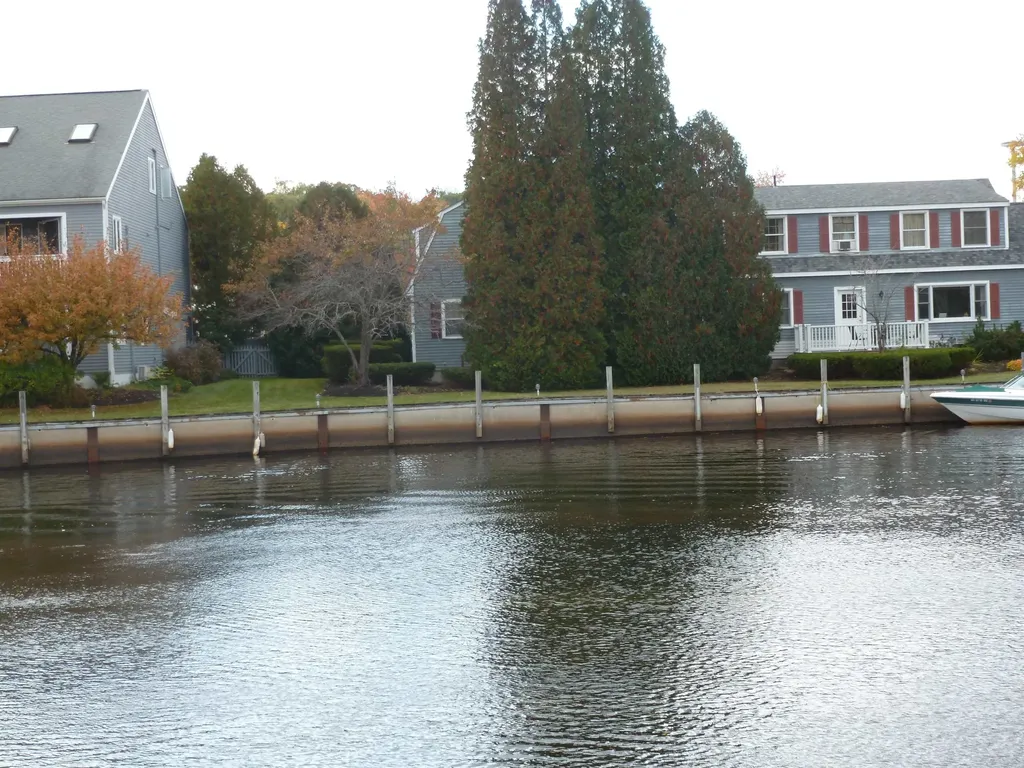 51 Mill Street Wolfeboro NH 03894