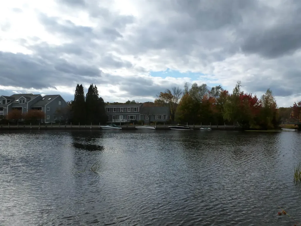 51 Mill Street Wolfeboro NH 03894