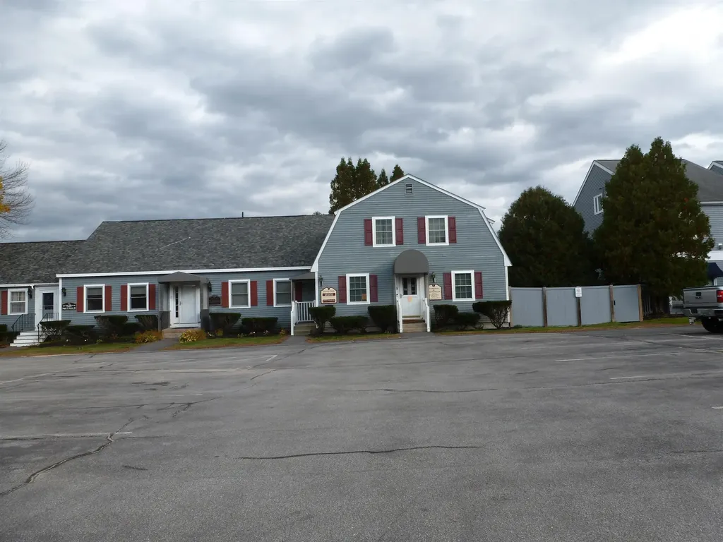 51 Mill Street Wolfeboro NH 03894