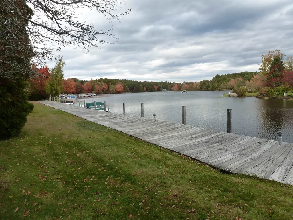 51 Mill Street Wolfeboro NH 03894