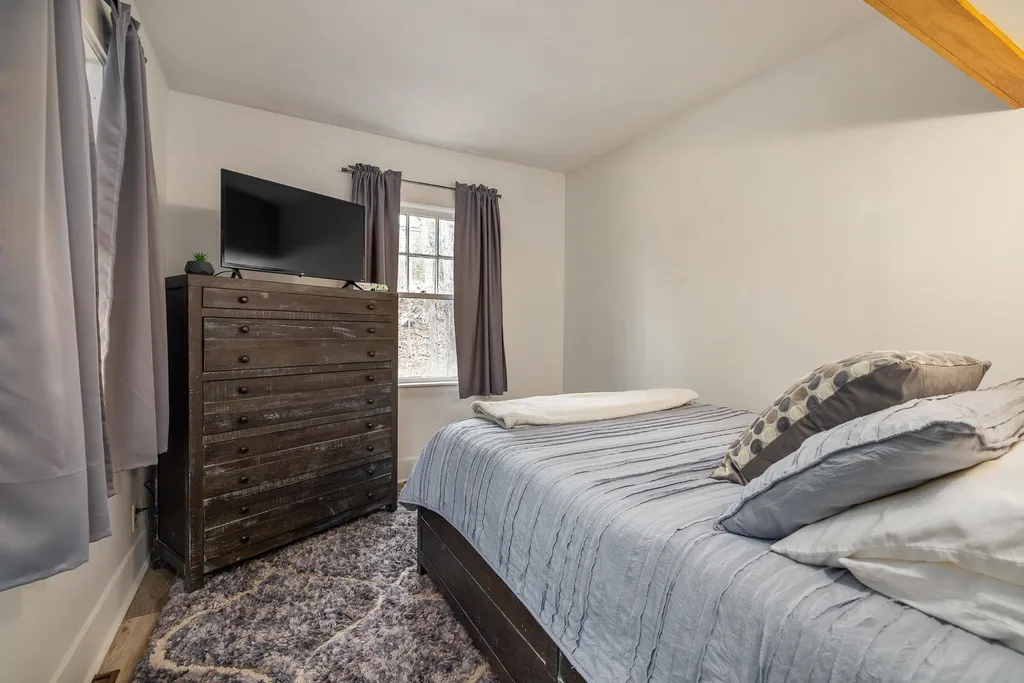 561 Bay Road Durham NH 03824