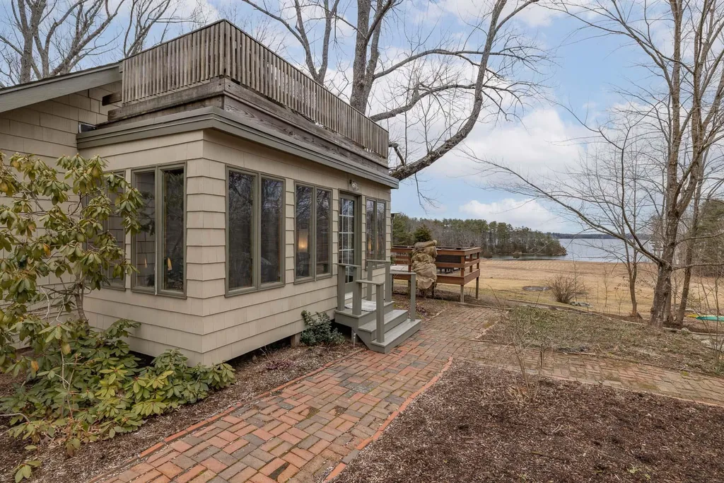 561 Bay Road Durham NH 03824