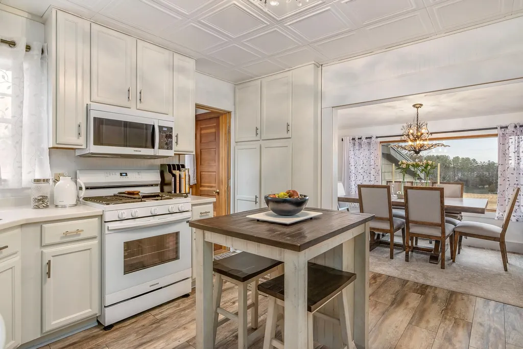 561 Bay Road Durham NH 03824