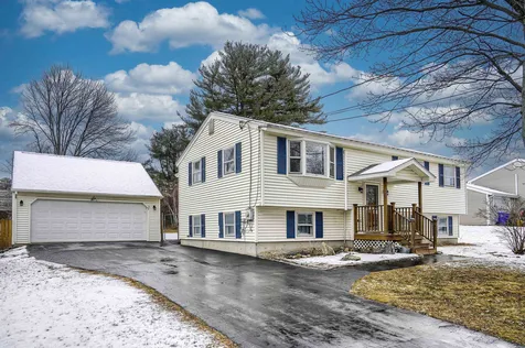 88 Lakeside Drive Manchester NH 03104