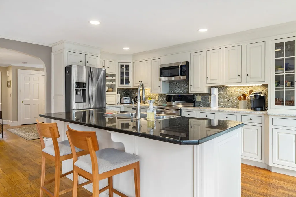 21 Laurel Lane New Castle NH 03854
