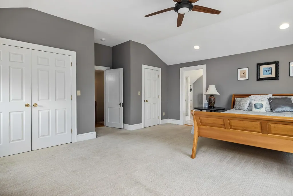 21 Laurel Lane New Castle NH 03854
