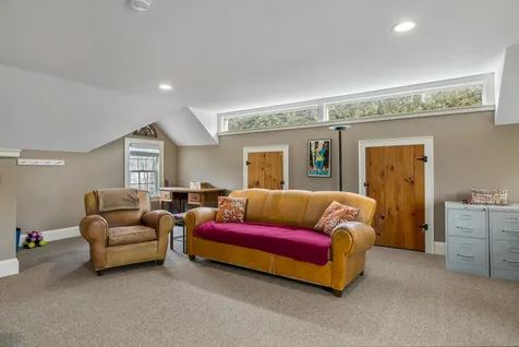 21 Laurel Lane New Castle NH 03854