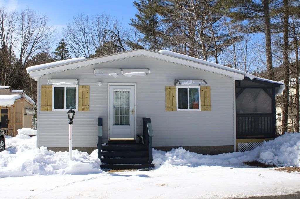 12 Circle Road Ossipee NH 03814