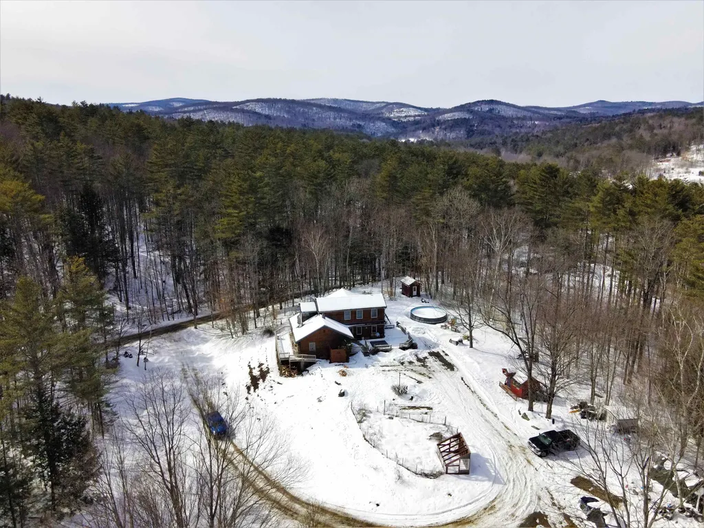 231 Snell Road Chester VT 05143