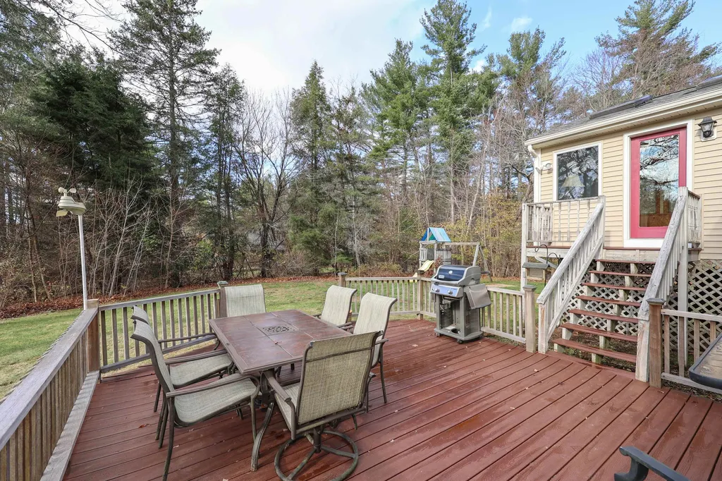 3 Mulberry Street Windham NH 03087