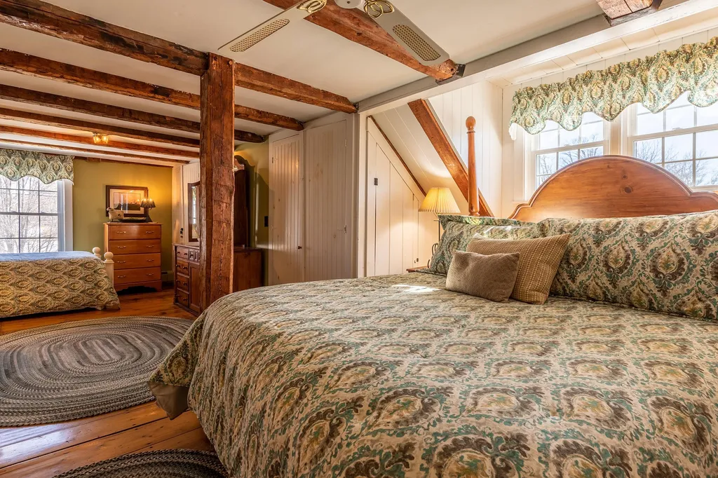 929 Middletown Road Londonderry VT 05155