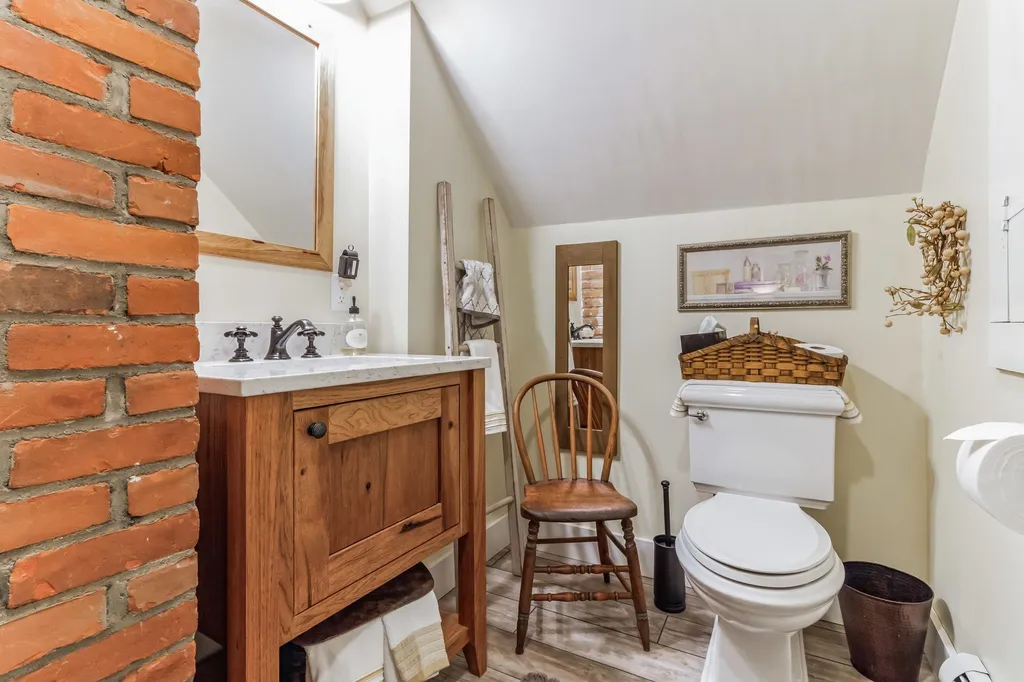 929 Middletown Road Londonderry VT 05155