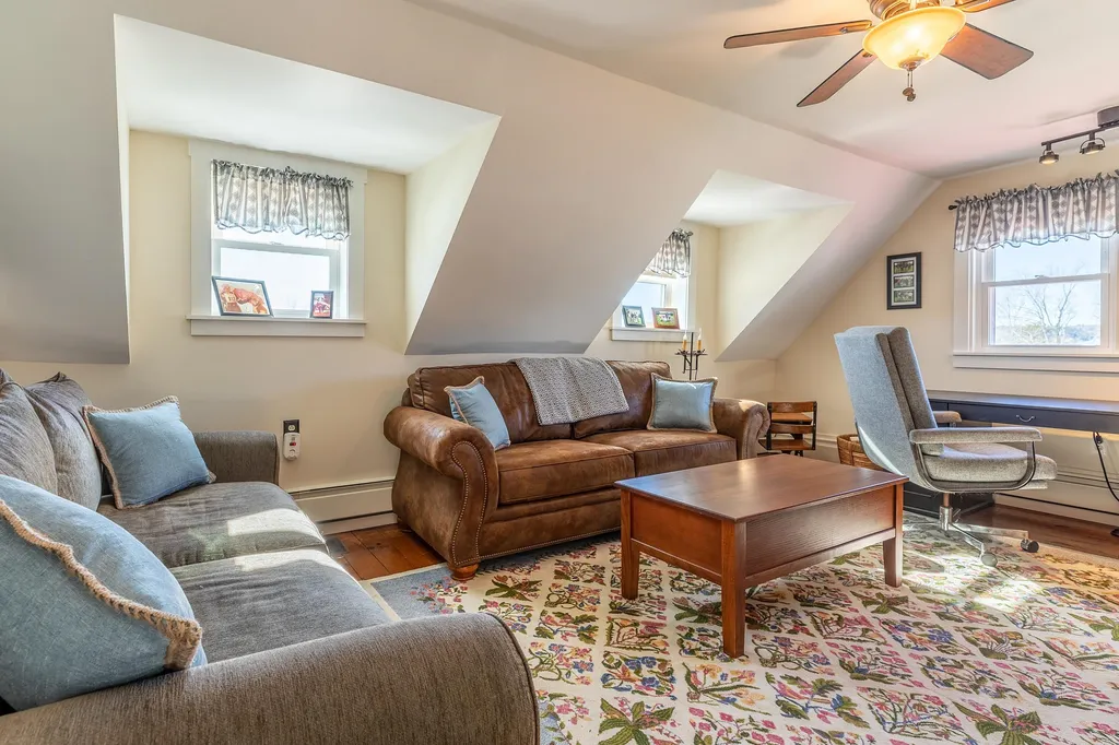 929 Middletown Road Londonderry VT 05155