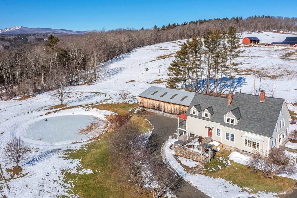 929 Middletown Road Londonderry VT 05155