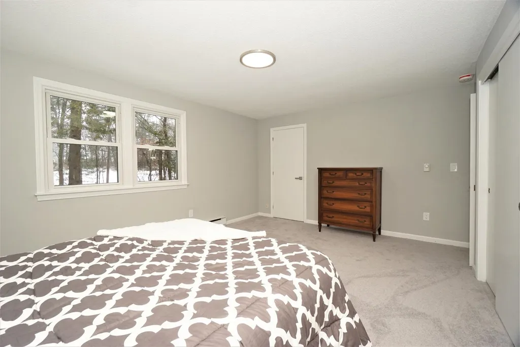 38 Boulder Drive Londonderry NH 03053