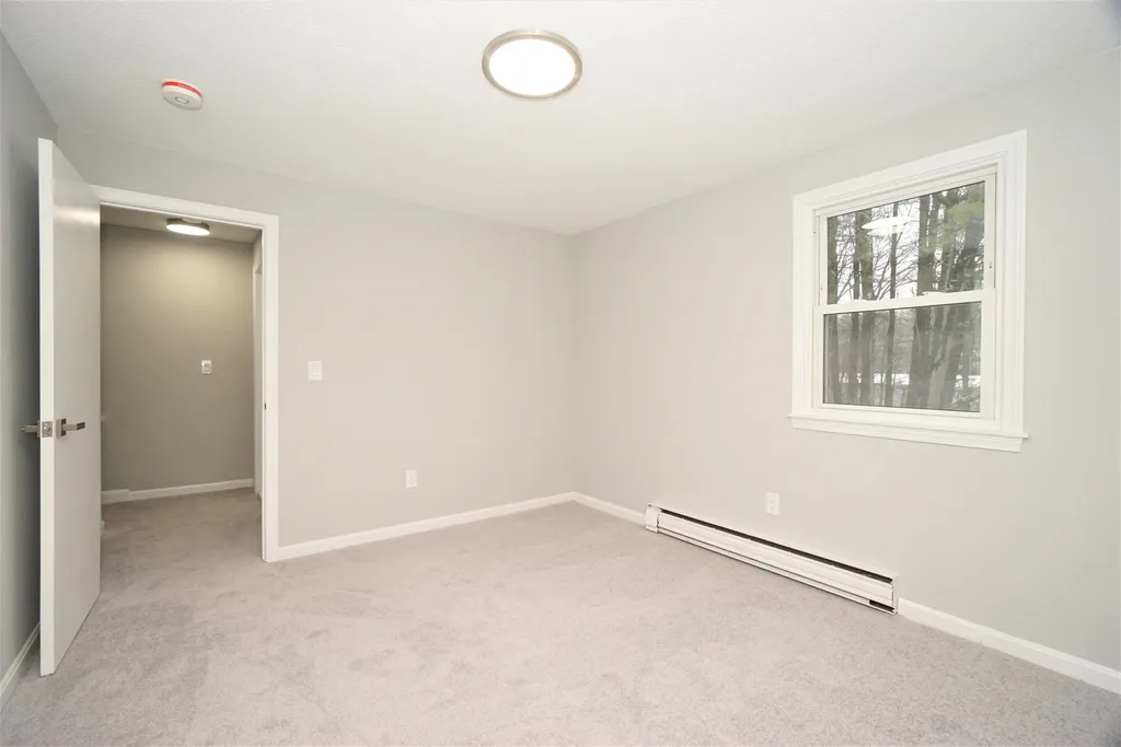38 Boulder Drive Londonderry NH 03053