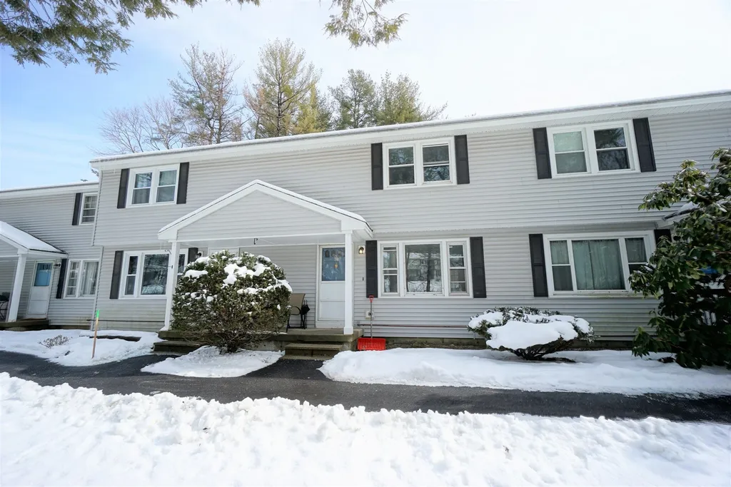 38 Boulder Drive Londonderry NH 03053