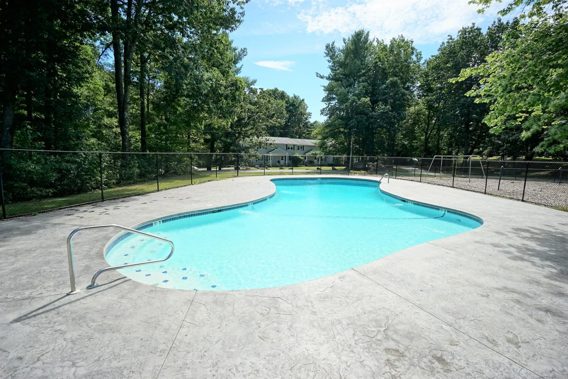 38 Boulder Drive Londonderry NH 03053