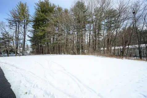 38 Boulder Drive Londonderry NH 03053