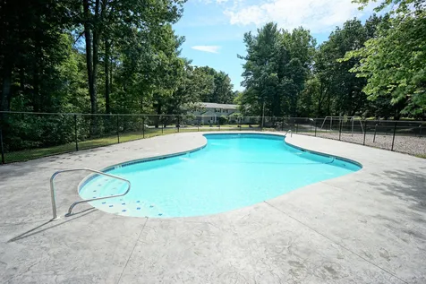 38 Boulder Drive Londonderry NH 03053