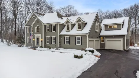 25 Hawk Drive Bedford NH 03110