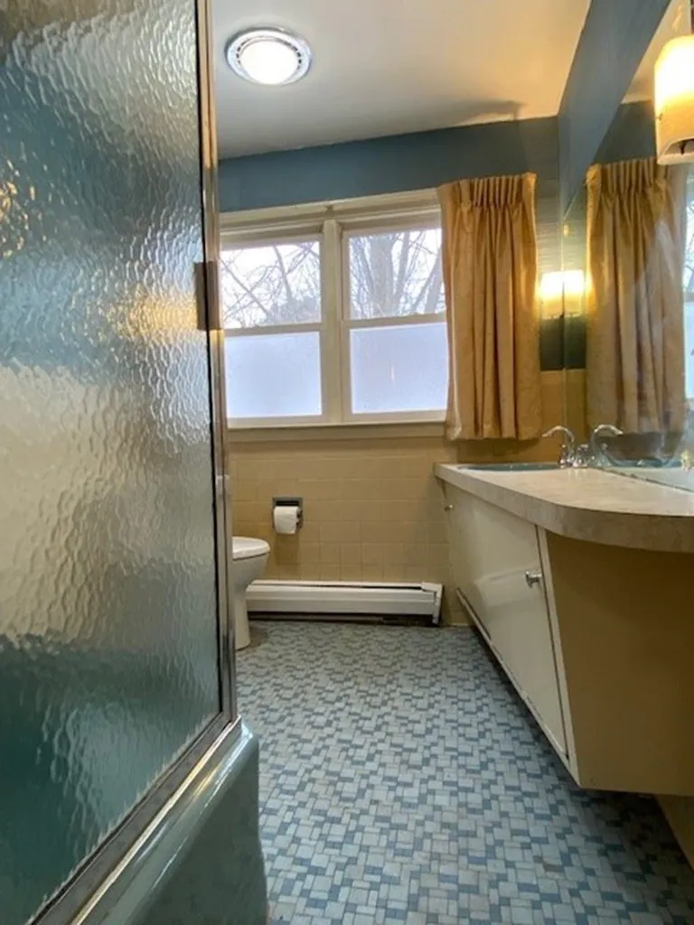 27 Ridgewood Drive Burlington VT 05408