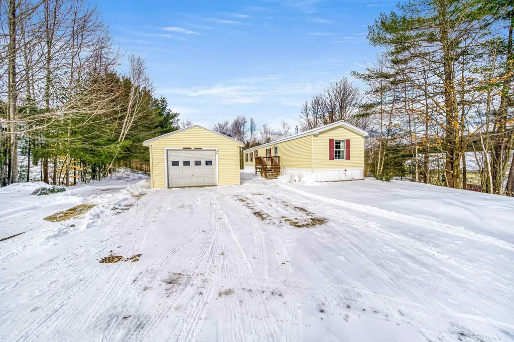 26 Popple Way Newport NH 03773