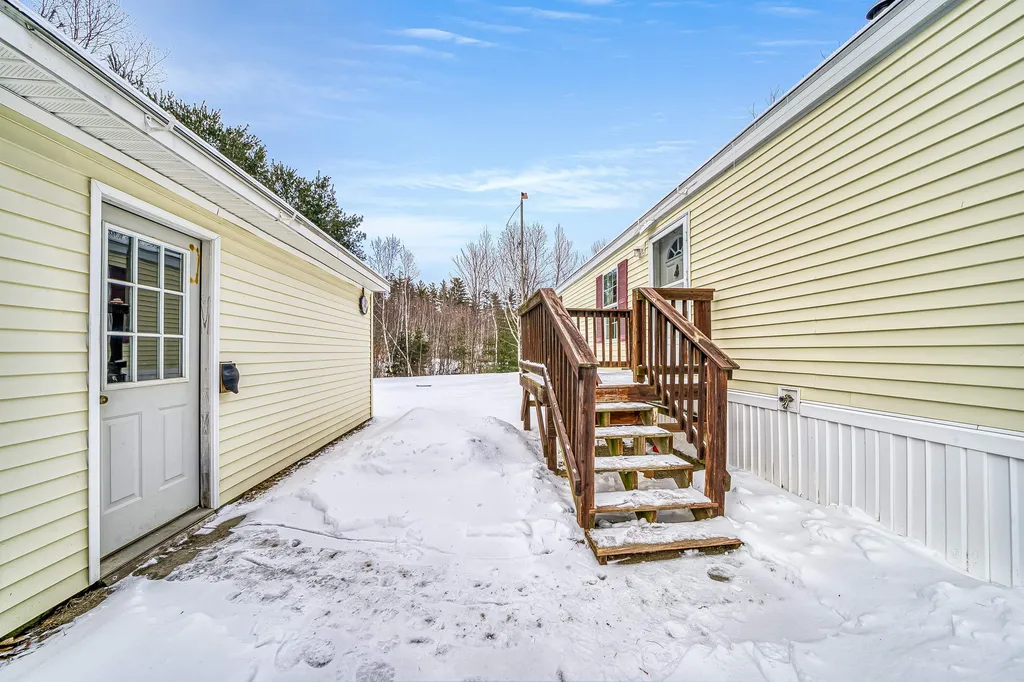 26 Popple Way Newport NH 03773
