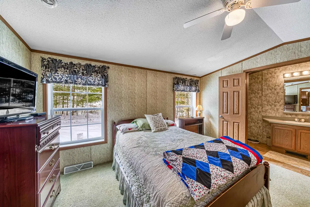 26 Popple Way Newport NH 03773