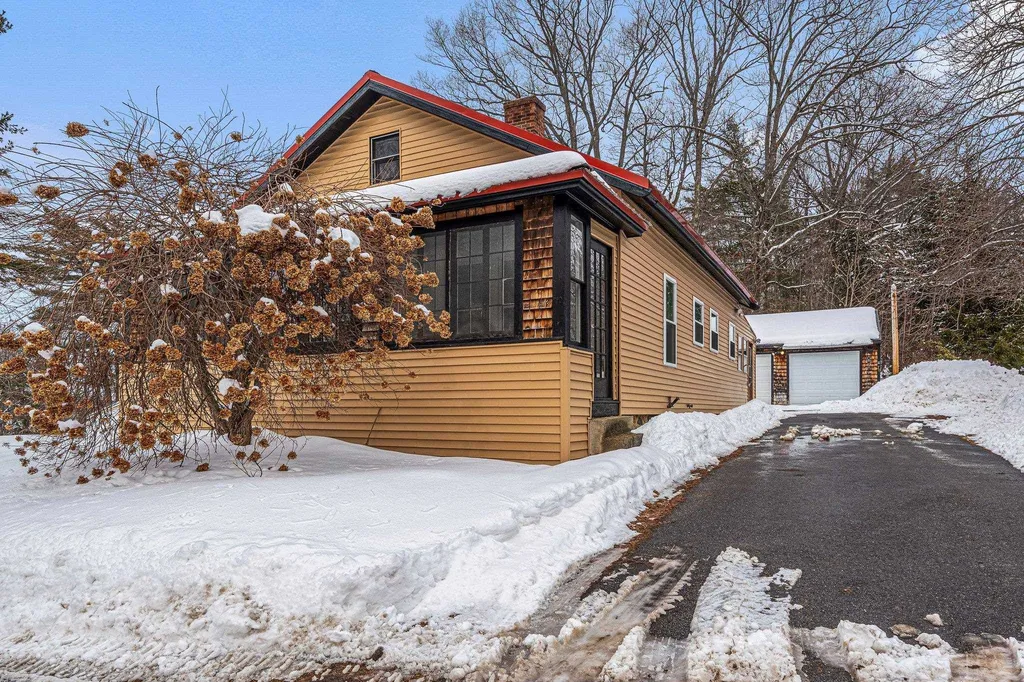 70 Stark Street Laconia NH 03246