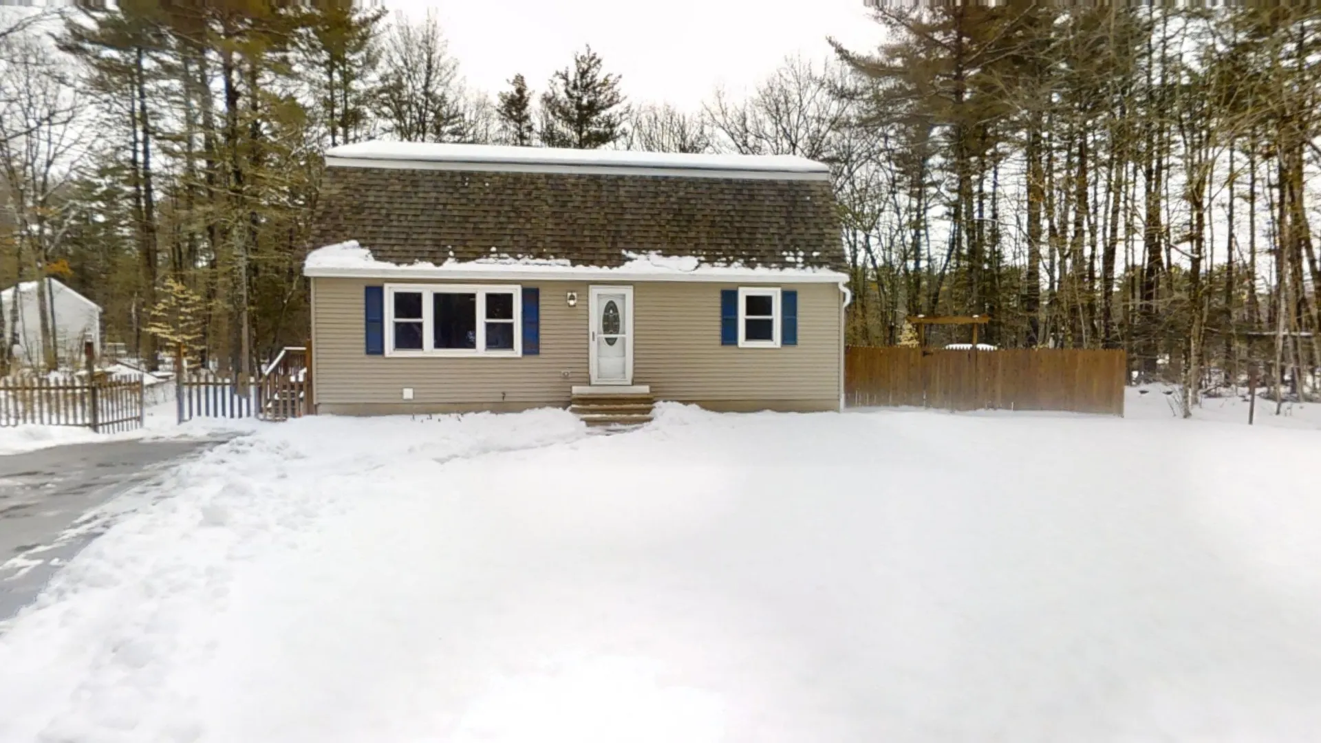 18 Bartlett Street Newton NH 03858