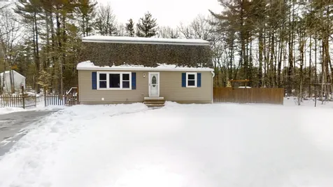 18 Bartlett Street Newton NH 03858
