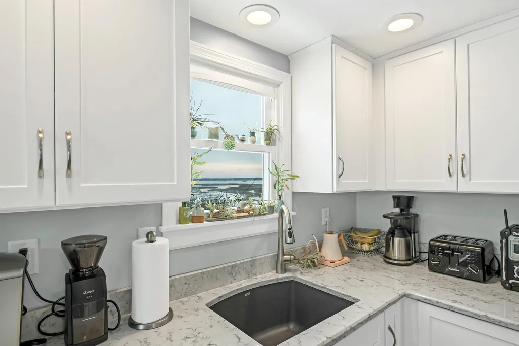 67 Hobson Avenue Hampton NH 03842
