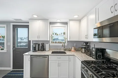 67 Hobson Avenue Hampton NH 03842