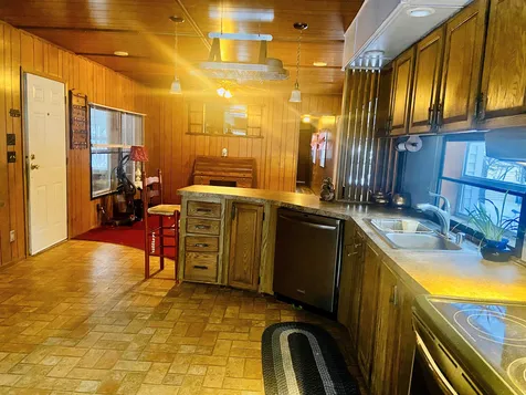 320 Old Lake Shore Road Gilford NH 03249