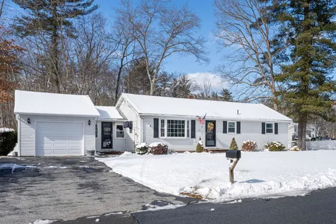48 Townsend Avenue Salem NH 03079