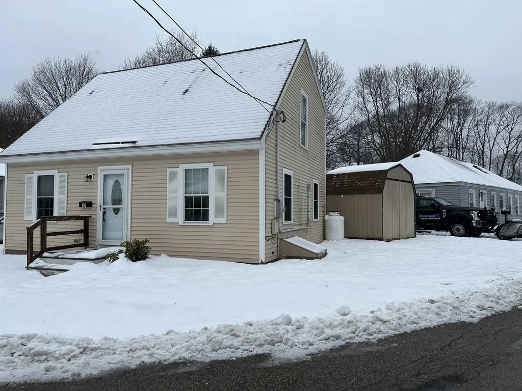 35 Cromwell Street Kittery ME 03904