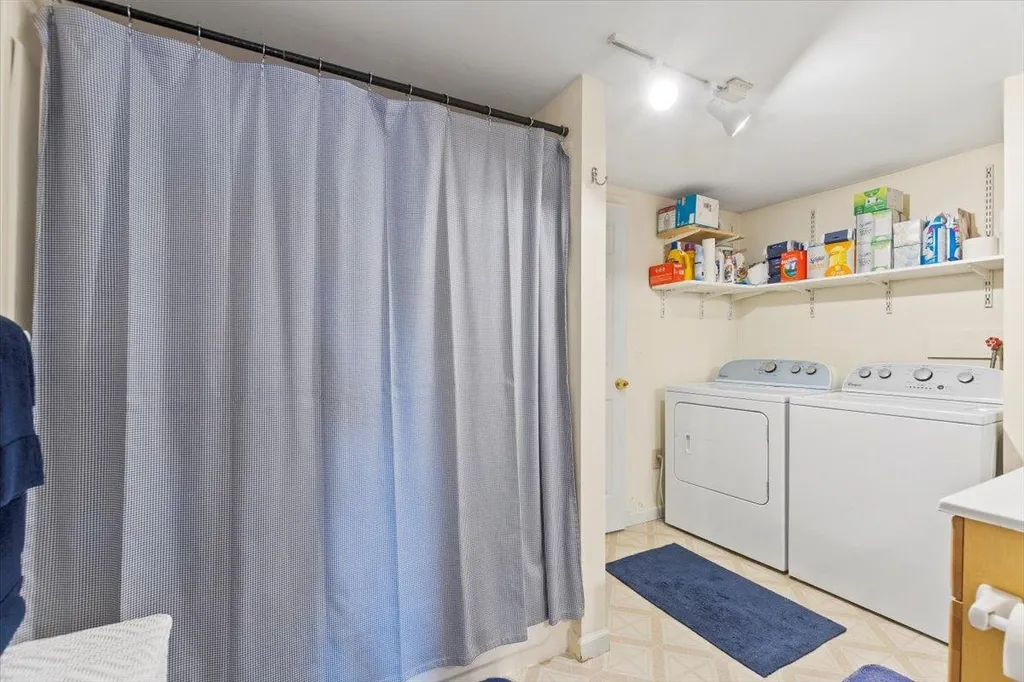 989-1009 Middle Pownal Road Pownal VT 05261