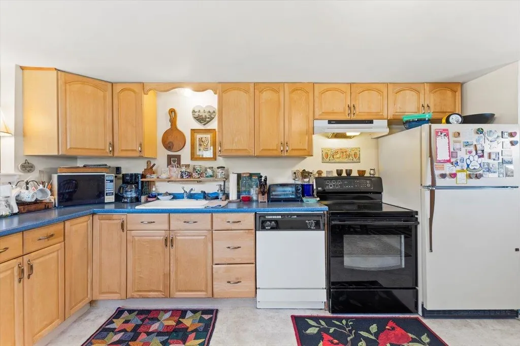 989-1009 Middle Pownal Road Pownal VT 05261