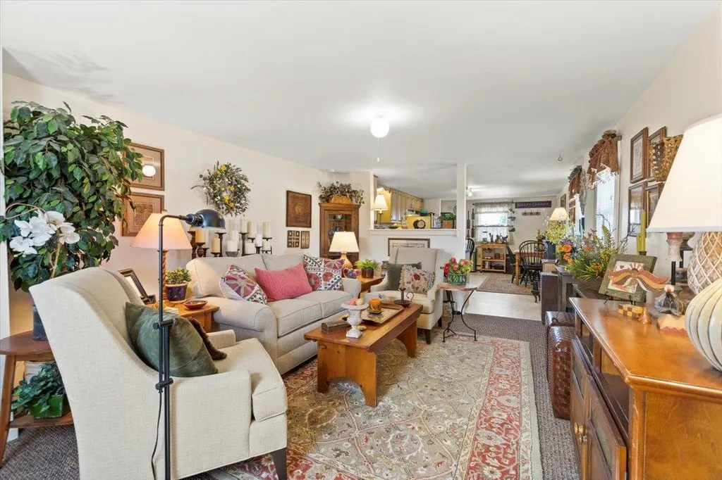 989-1009 Middle Pownal Road Pownal VT 05261