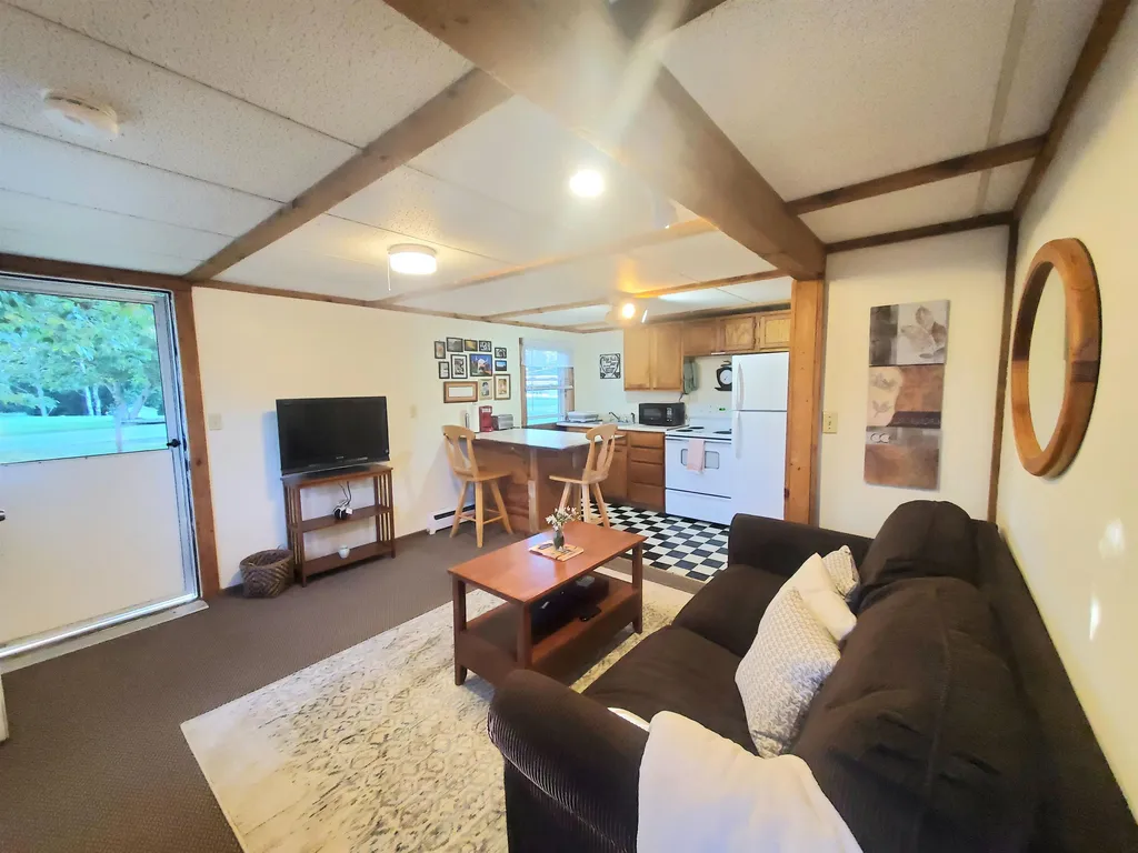 989-1009 Middle Pownal Road Pownal VT 05261