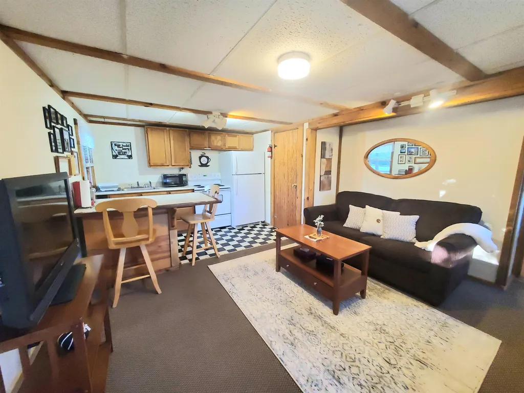 989-1009 Middle Pownal Road Pownal VT 05261