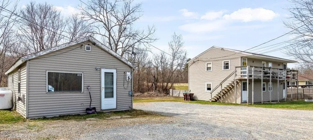 989-1009 Middle Pownal Road Pownal VT 05261