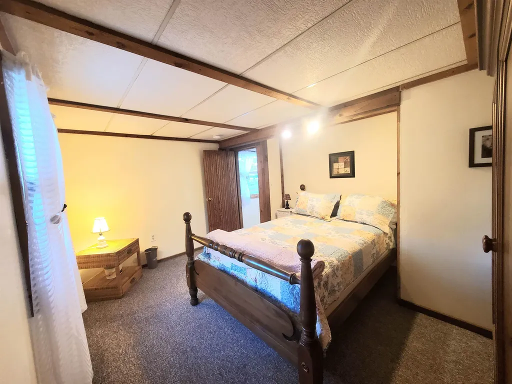 989-1009 Middle Pownal Road Pownal VT 05261