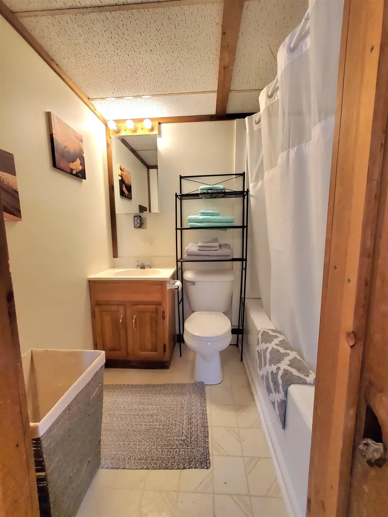 989-1009 Middle Pownal Road Pownal VT 05261